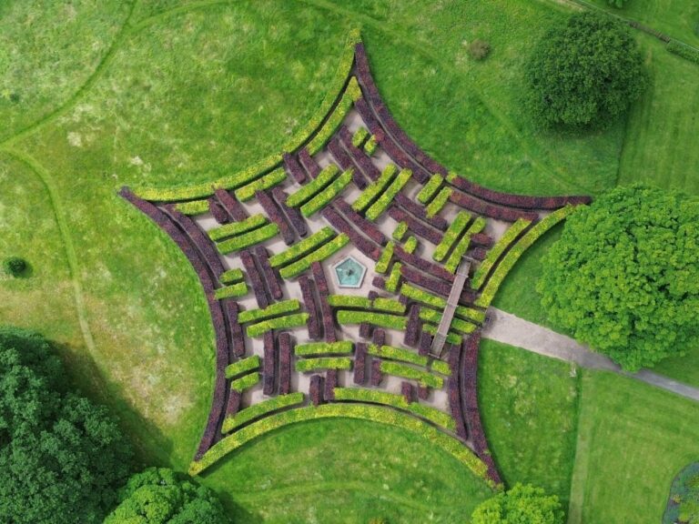 Murray Star Maze Scone Palace